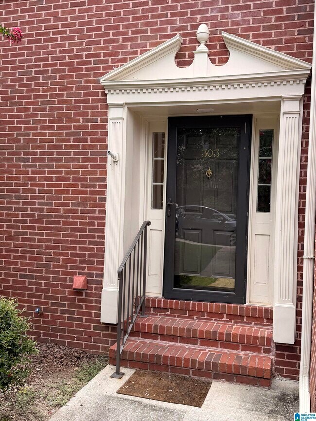 Building Photo - 303 Chase Plantation Cir