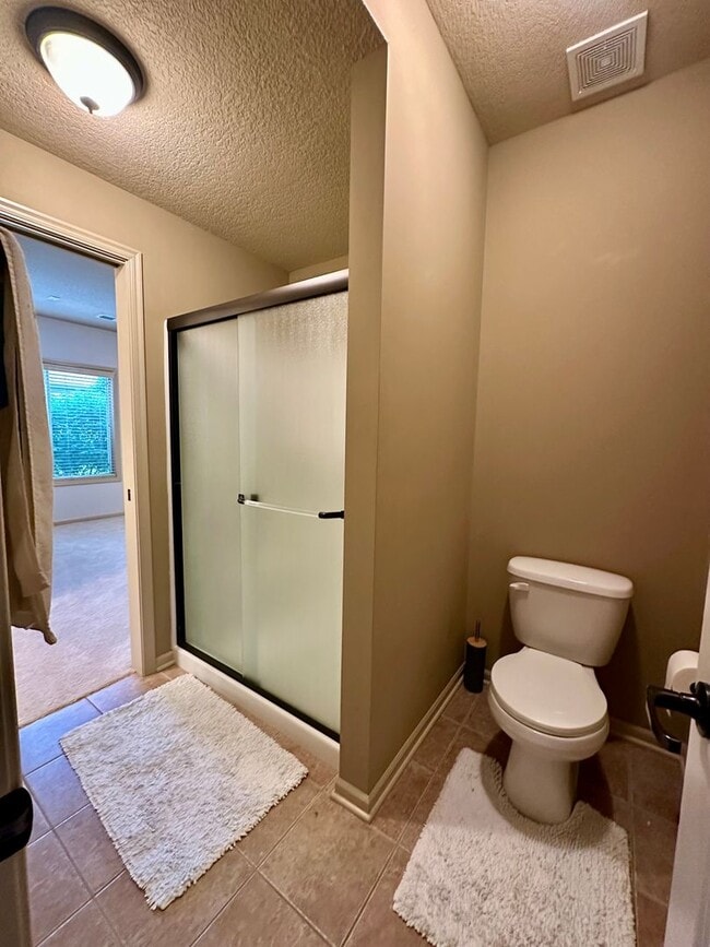 Building Photo - {9003} Wilshire Farms Reverse 1.5 Story Ho...