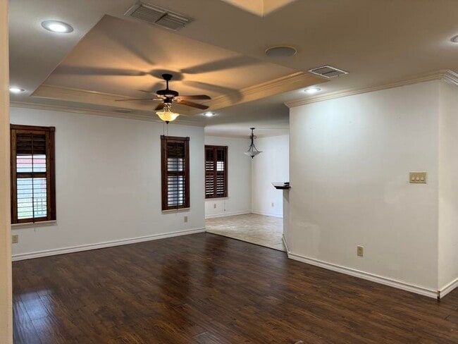 Building Photo - 8711 Jerry Loop