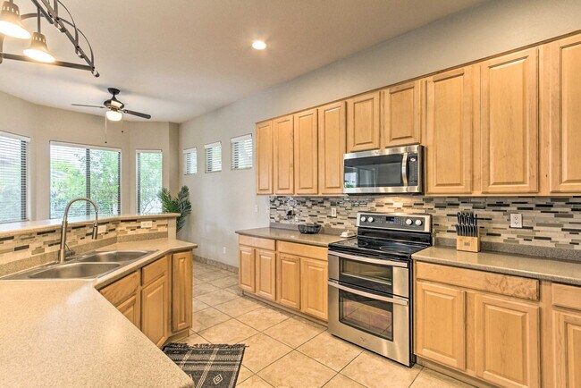 Building Photo - 3219 W Languid Ln
