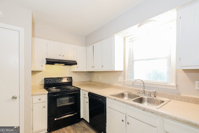 Building Photo - 8974 Sterling Ridge Ln