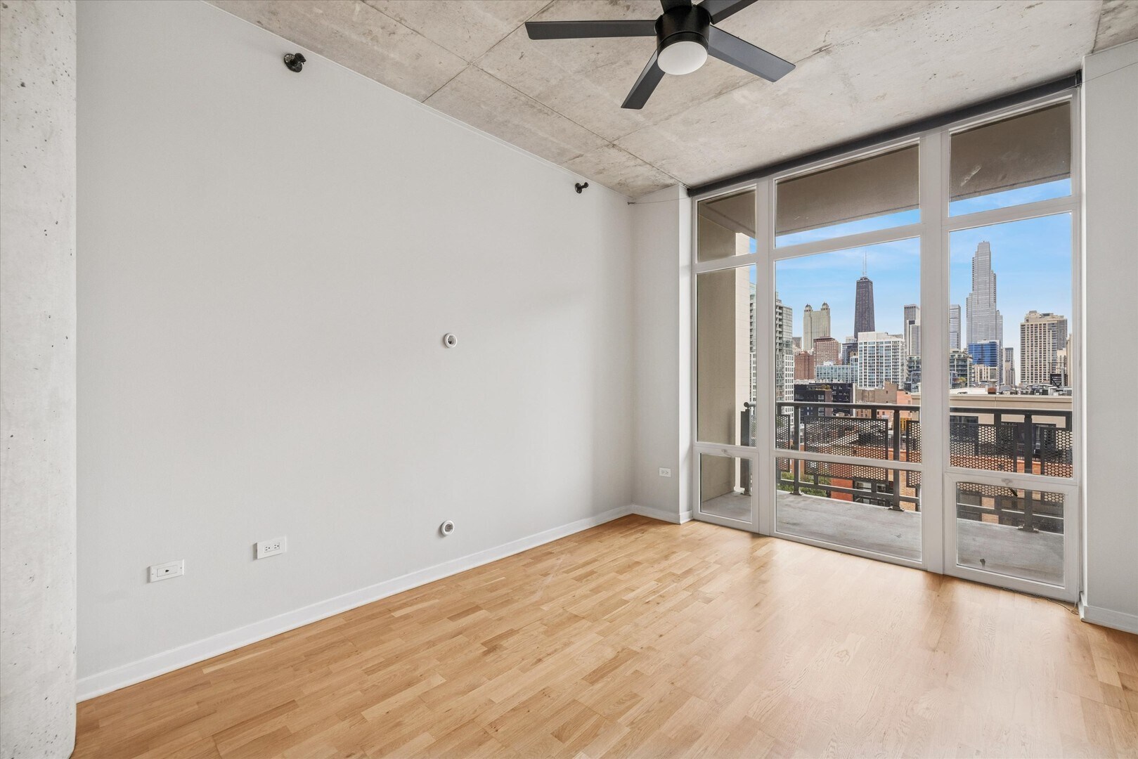 Building Photo - 720 N Larrabee St