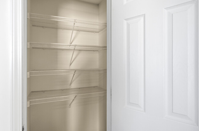 Building Photo - 3509 La Mesa Dr