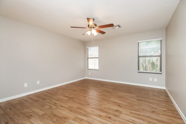 Building Photo - 6145 S Wilson Dr