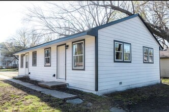 Building Photo - 614 N Osage St