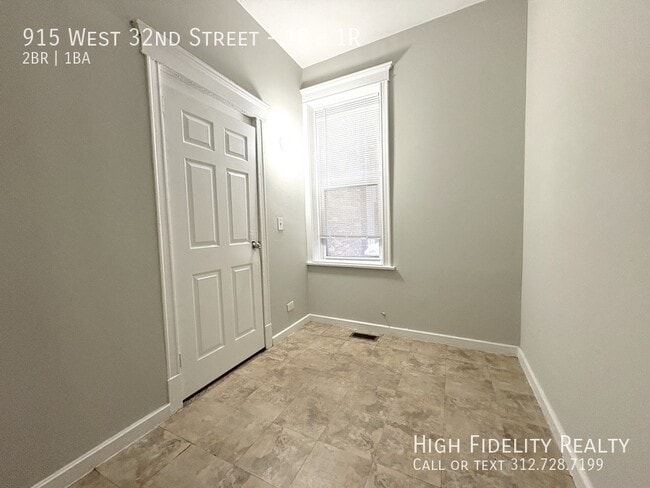 Building Photo - 915 W 32nd St