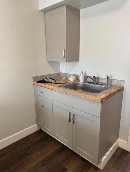 Building Photo - 3901 6th St S