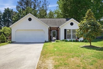 Building Photo - RANCH HOME with 3 bedrooms and 2 baths-CONVENIENT LOCATION