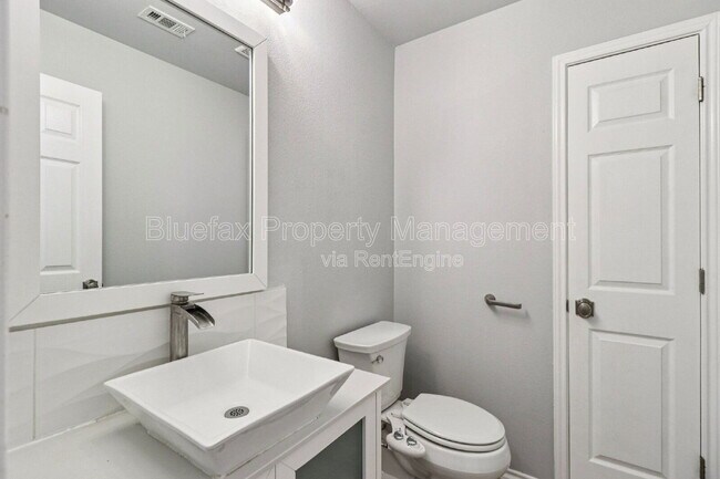 Building Photo - 9639 Shetland Park