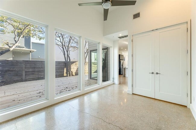 Building Photo - 2808 W 44th St