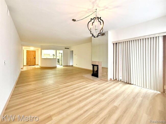 Building Photo - 969 GreenView Ct