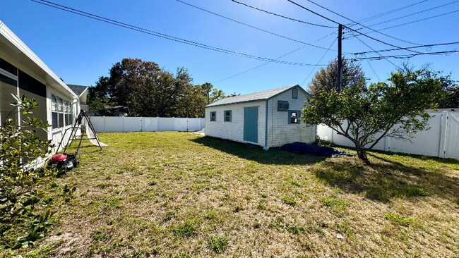 Building Photo - 232 SE Monroe Cir N