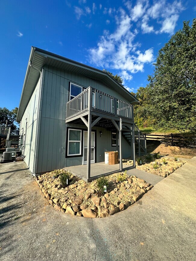 Building Photo - 361 Barnett Dr