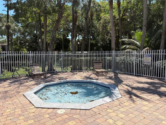 Building Photo - 601 Cypress Lake Blvd