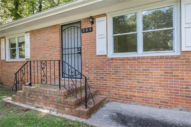 Primary Photo - 804 Brookdale Dr SW