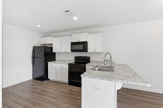 Building Photo - 34 Pine St