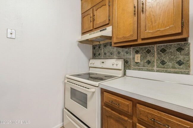 Building Photo - 873A Balmoral Ct