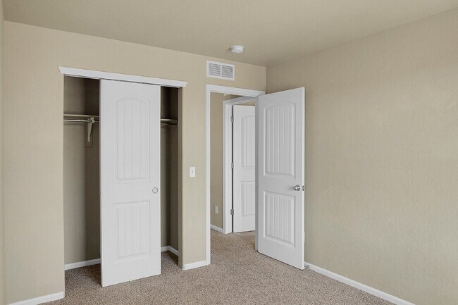 Building Photo - $2,700 - 4 Bed, 3.5 Bath Home in CO Spring...