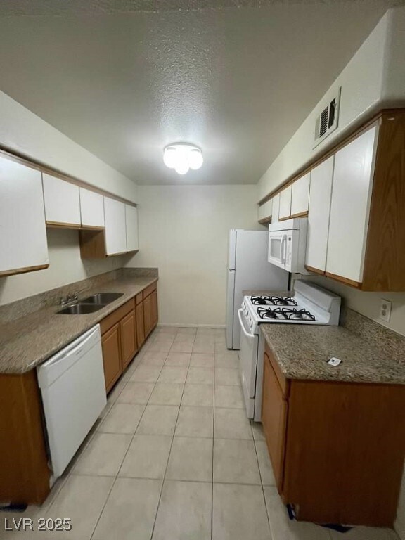 Building Photo - 1608 N Torrey Pines Dr