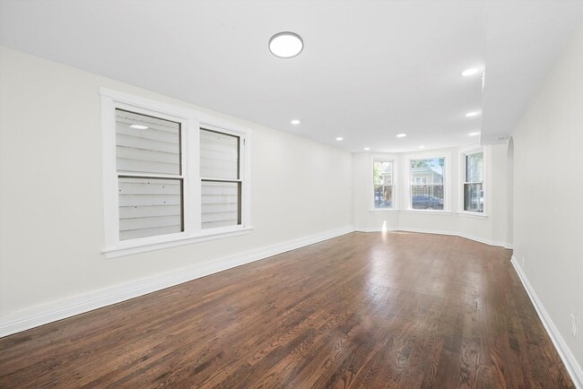 Living Room - 3324 W Warner Ave