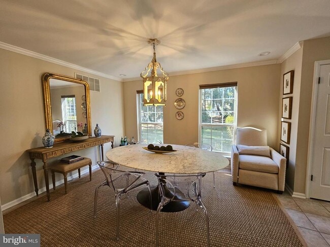 Building Photo - 101 Treymore Ct