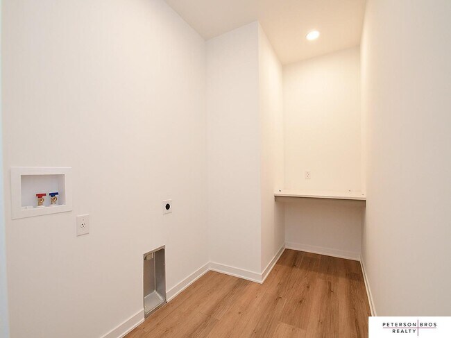 Building Photo - 14806 Bruning St