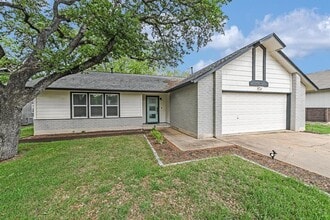 Building Photo - 9012 Texas Oaks Dr