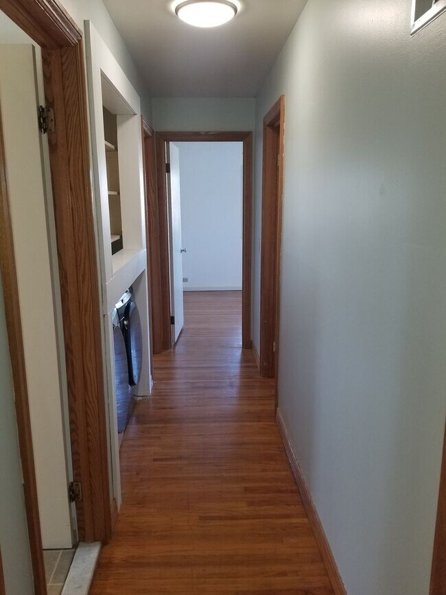 Building Photo - 577 Pinnacle Rd