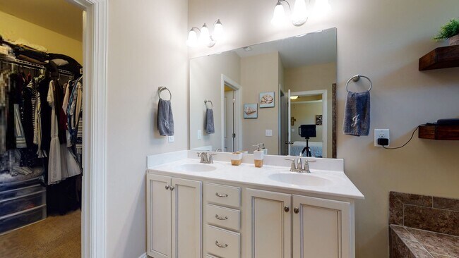 Building Photo - Holly Ridge 4 Bedroom