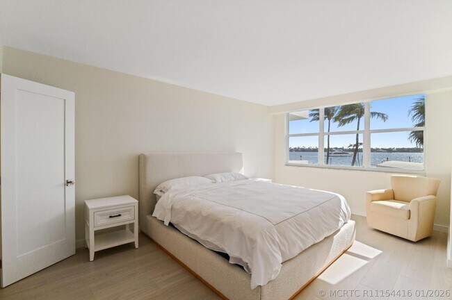 Building Photo - 2600 N Flagler Dr