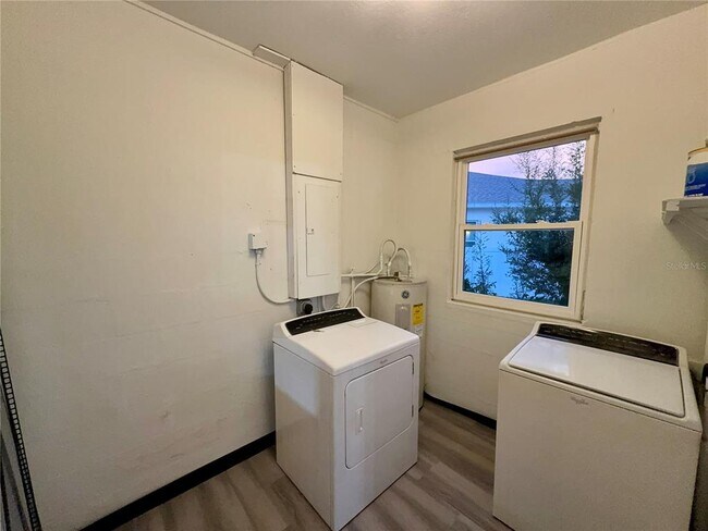 Building Photo - 5995 59th Way N