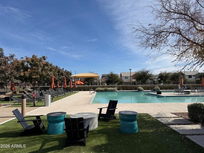 Building Photo - 1099 S Peden Dr