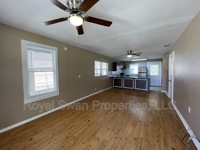 Building Photo - 4520 Clubhouse Rd
