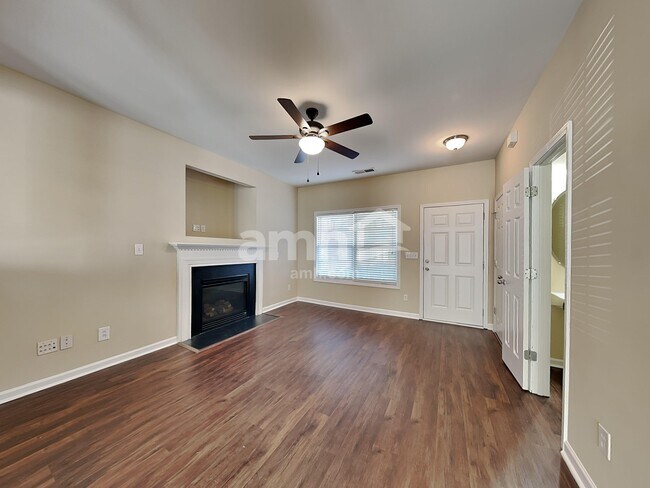 Building Photo - 3910 Pepperbush Dr