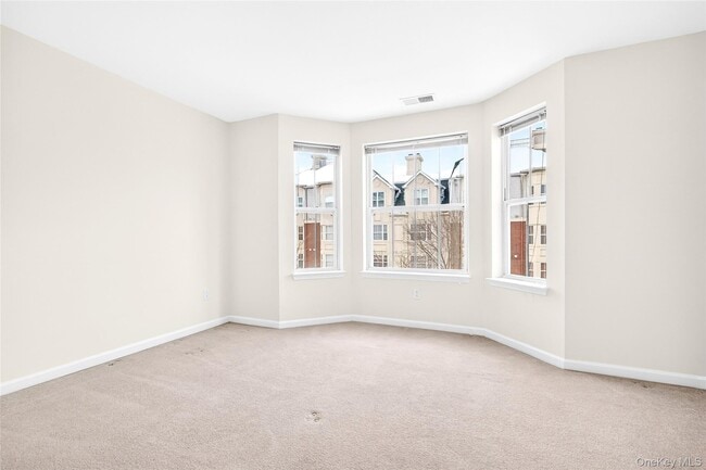 Building Photo - 17 Harbor Pointe Dr