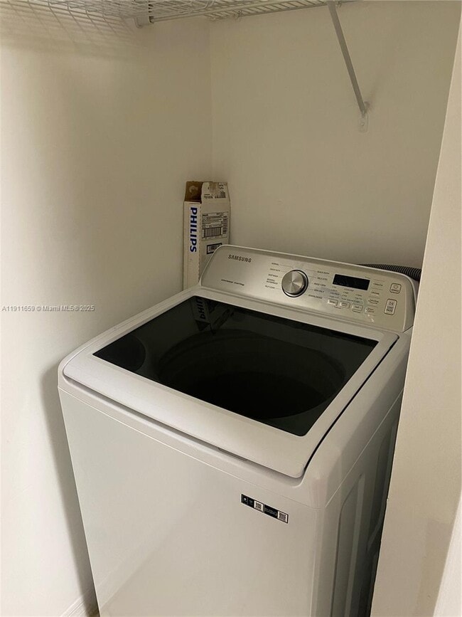 Building Photo - 919 SW 143rd Terrace