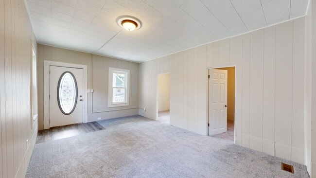 Primary Photo - Cudell neighborhood - 2 bedroom/1 bathroom...