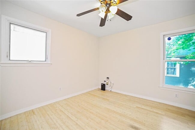 Building Photo - 2716 E 22nd St