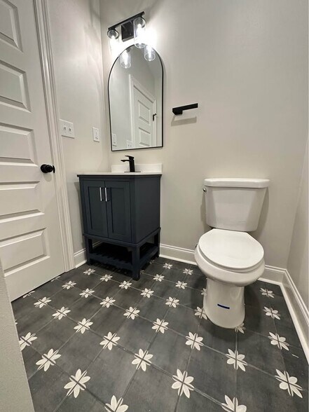 Building Photo - 530 S 4th St