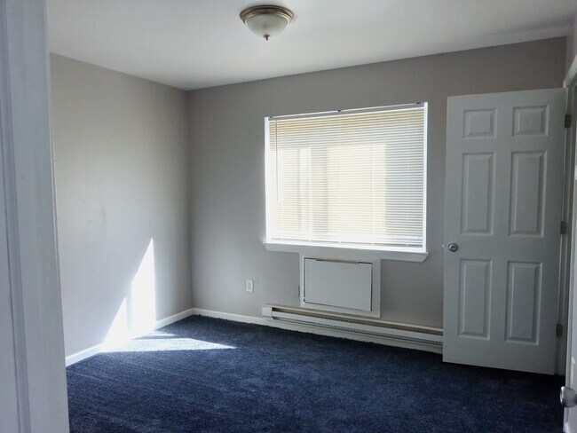 Building Photo - 16885 LahserApt A1-A1