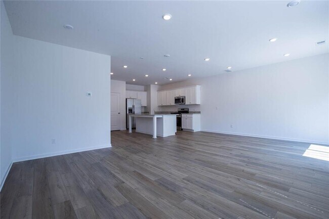 Building Photo - 2425 Livi Ln