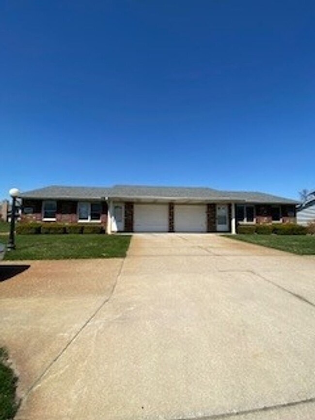 Building Photo - 1312 Co Rd 6