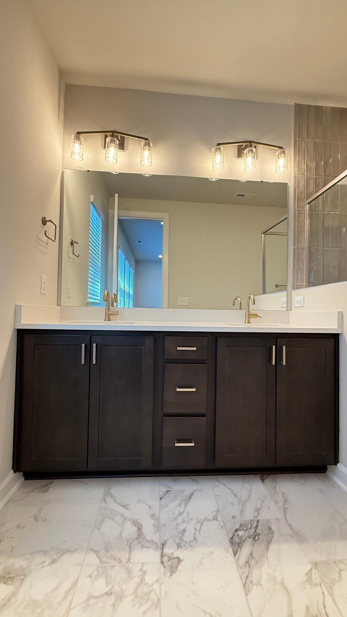 Building Photo - 4720 Cypress Tree Ln