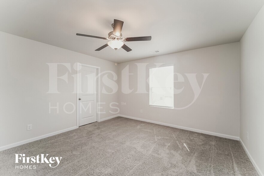 Building Photo - 10714 Rivergate Dr NW