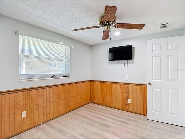 Building Photo - 7916 Woodgrove Cir