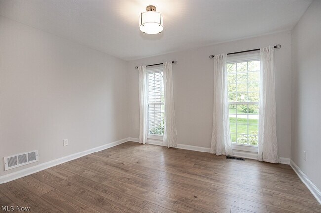 Building Photo - 7528 Lakedge Ct