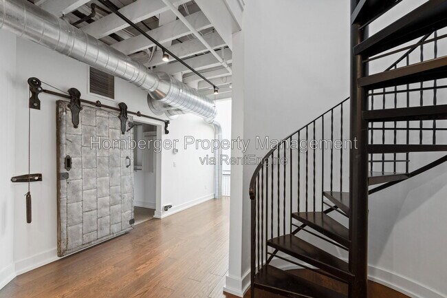 Building Photo - 401 W 1st Ave