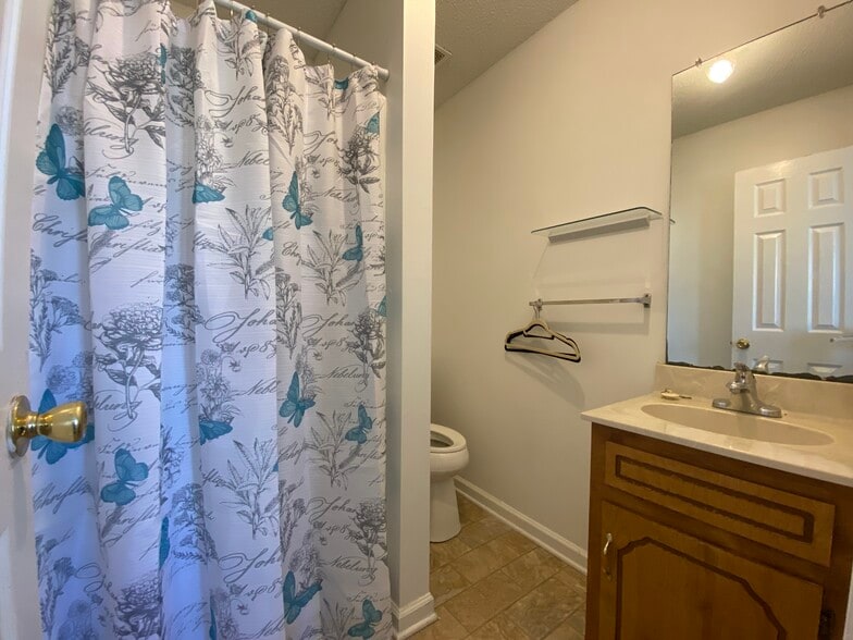 guest bathroom - 106 Grant Ave