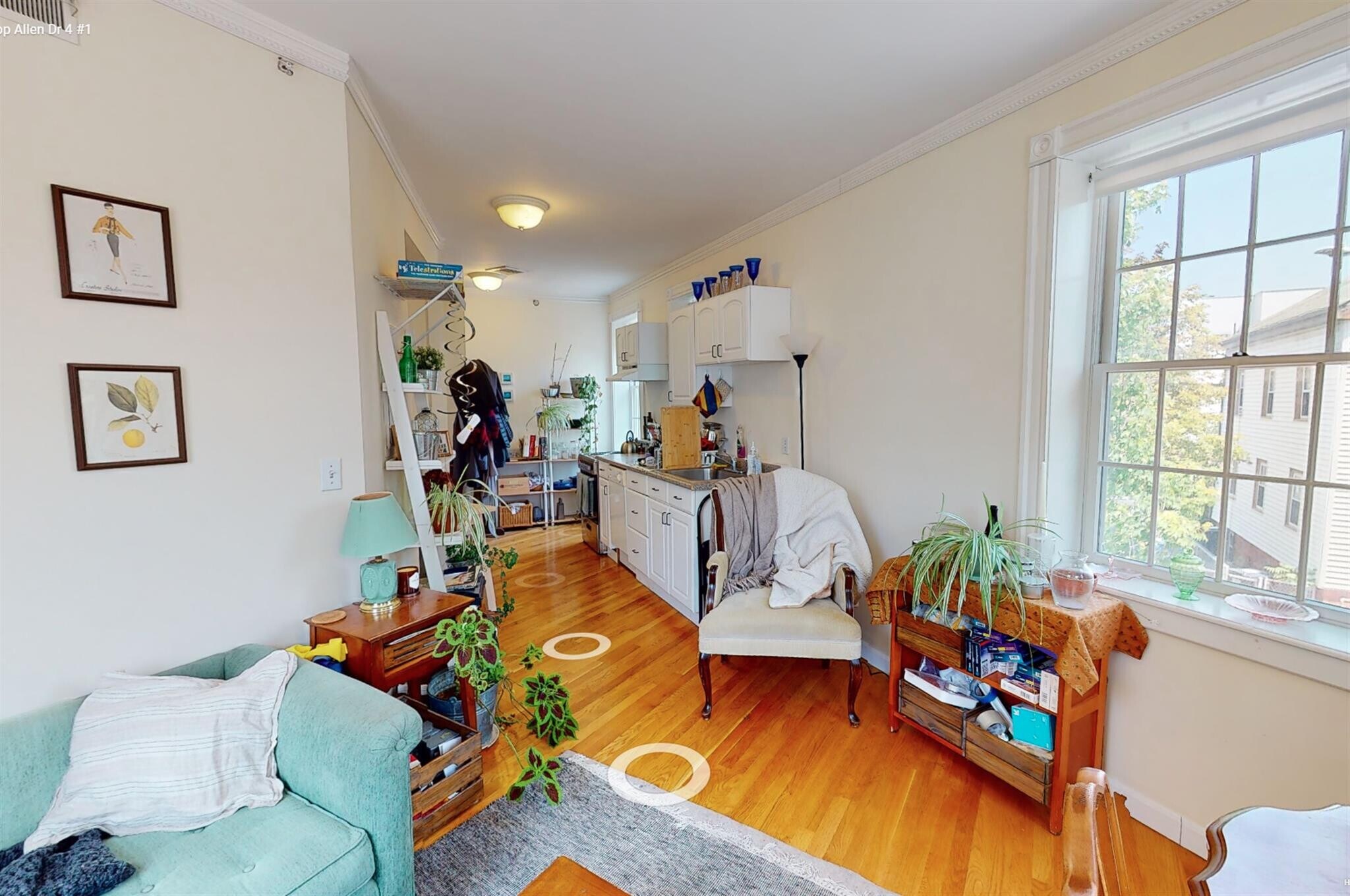 Building Photo - 5 Bishop Allen Dr