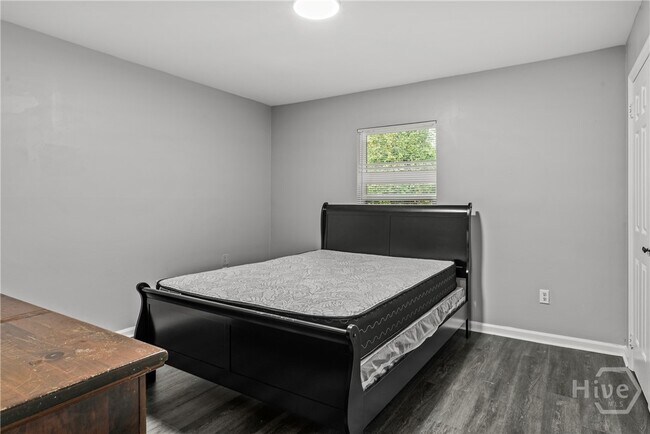 Building Photo - 140 Cumberland Ct